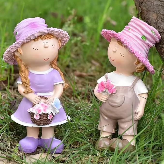 Outdoor Garden Couple Figurines - Boy and Girl Statues, Ideal for Patio, Lawn & Garden Decor, Valentine's Day Home Ornament, for Parents and Friends