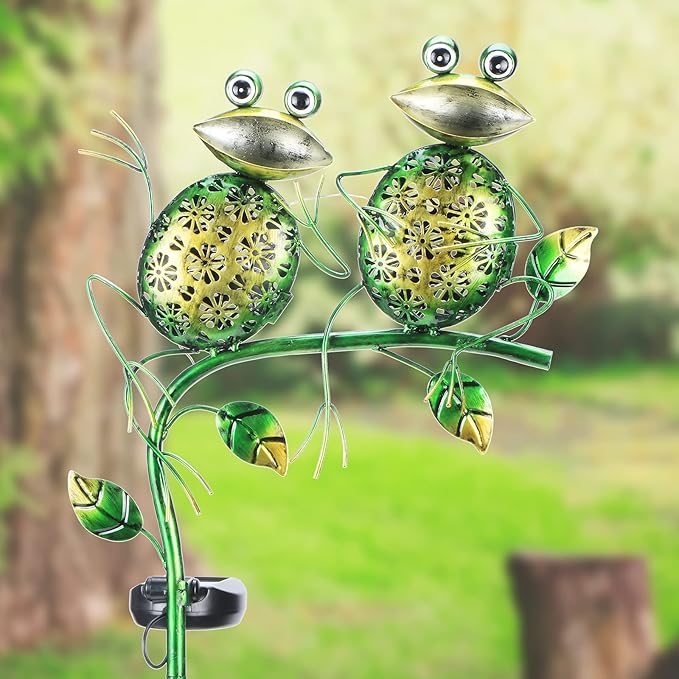 Bshine Outdoor Solar Garden Decorative Frog Lights, Waterproof LED Metal Stake Yard Art for Backyard, Path, Lawn Ornaments for Mom Gifts, Mother's Day Gifts