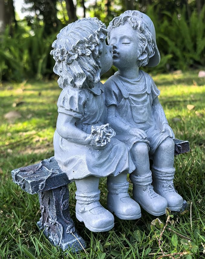 Garden First Kiss Outdoor Statue Decorative, Flower Bed Decor Puppy Love Kissing Couple,Boy and Girl Kissing Garden Figurine for Yard Patio Art