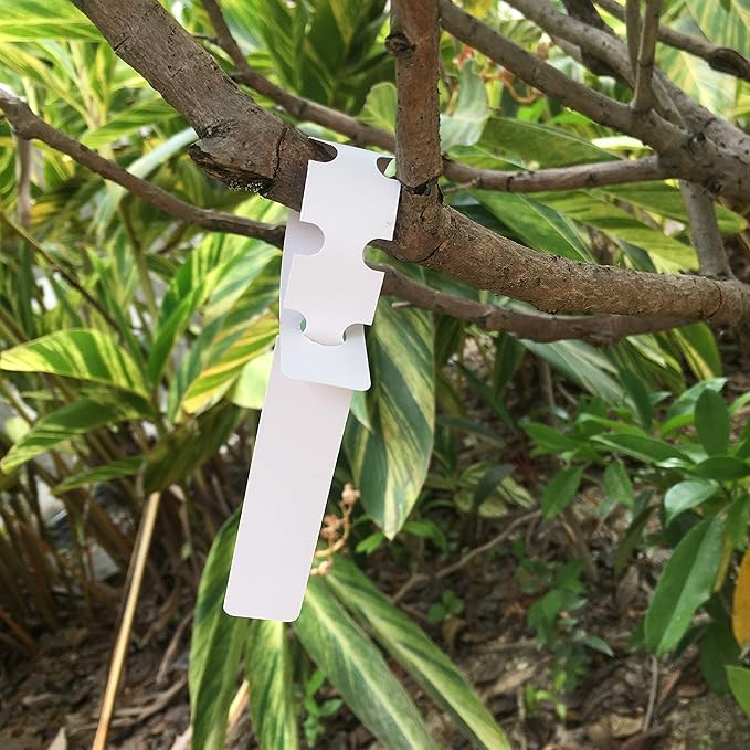 200 Pcs White Plastic Plant Tags with a Marker Pen, Wrap Around Hanging Tree Tags Nursery Garden Labels Waterproof Nursery Garden Stakes, 2x20cm