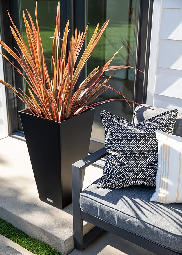 Veradek V-Resin Indoor/Outdoor Taper Planter (30 inch, Black)